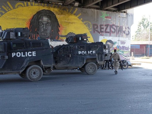 Policía de Haití arresta a siete, entre ellos cinco agentes, tras tragedia de 25 muertes