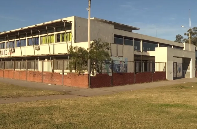 Alerta en Secundaria: alumnos del Liceo 33 denuncian acoso de un docente reincidente