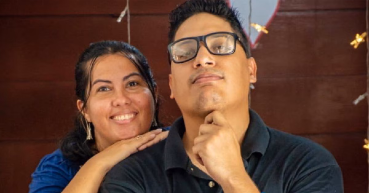 Régimen cubano hostiga a influencer y su esposa por sus críticas en redes