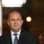 Bulgaria se prepara para elecciones clave con Radev como favorito en las urnas