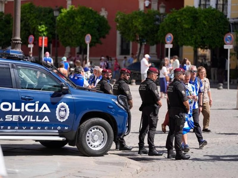 91 hinchas identificados con objetos peligrosos en la previa de la final de la Copa del Rey